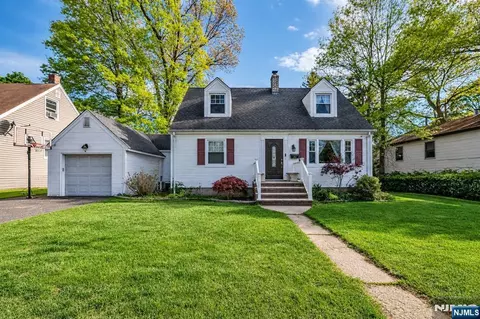 99 Oneida Ave, Dumont, NJ 07628