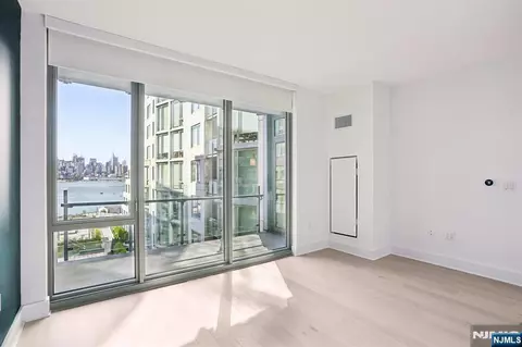 9 Ave At Port Imperial #713, West New York, NJ 07093