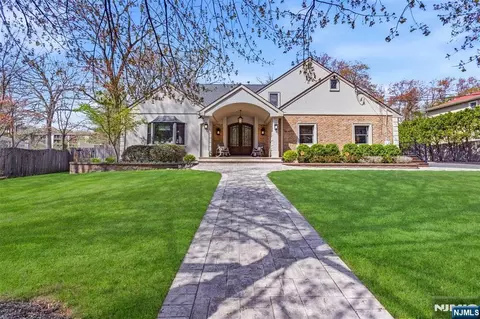 407 Mark Ln, River Vale, NJ 07675