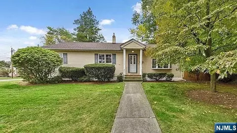252 Valley Rd, River Edge, NJ 07661