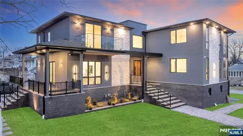 283 Bluff Rd, Fort Lee, NJ 07024