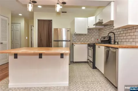 3 Red Lodge Dr #3, Vernon, NJ 07462
