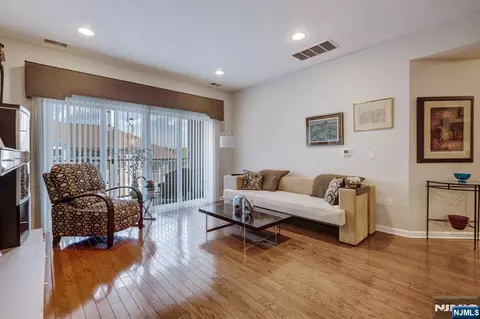 10402 Warrens Way 4th Way #FL NEW, Wanaque, NJ 07465