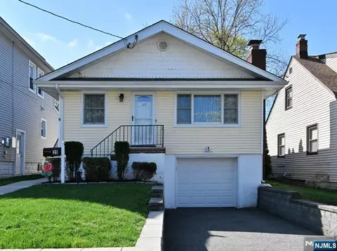 39 Niagara St, Dumont, NJ 07628