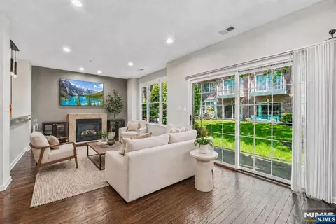 102 Abbie Ct #B1, West New York, NJ 07093