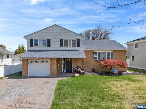 11 Barbara Dr, Clifton, NJ 07013