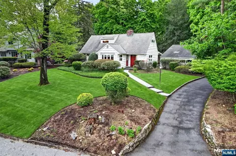 63 Alcott Rd, Mahwah, NJ 07430