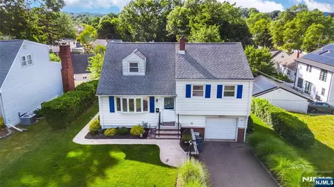 59 Hooyman Dr, Clifton, NJ 07013