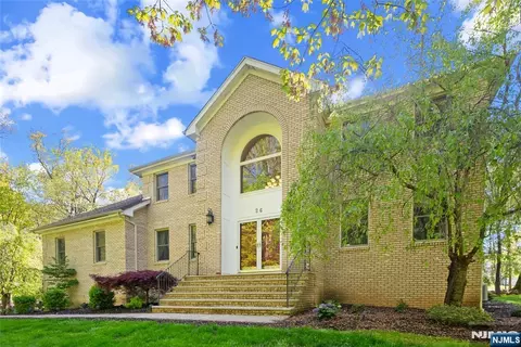 26 Woodshire Ter, Towaco, NJ 07082