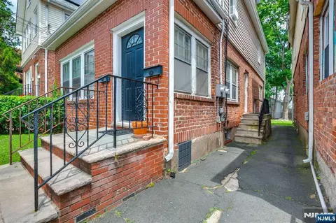 278 High St, Hackensack, NJ 07601