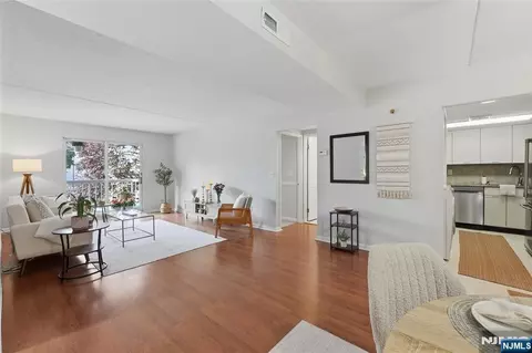 Living - 38 Moonachie Rd #101, Hackensack, NJ 07601 photo 3 of 4