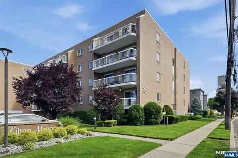 38 Moonachie Rd #101, Hackensack, NJ 07601