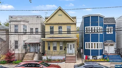 176 Boyd Ave, Jersey City, NJ 07304
