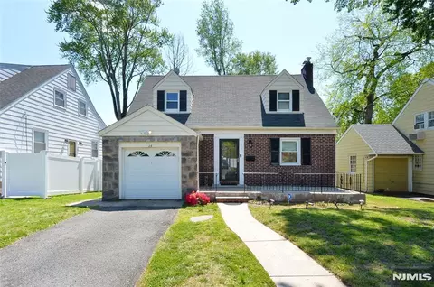 26 Bennett Rd, Teaneck, NJ 07666 photo 1