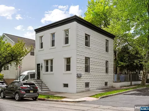 9 Morse Ave, Rutherford, NJ 07070