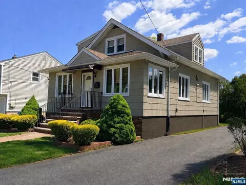 70 Franklin St, Little Ferry, NJ 07643