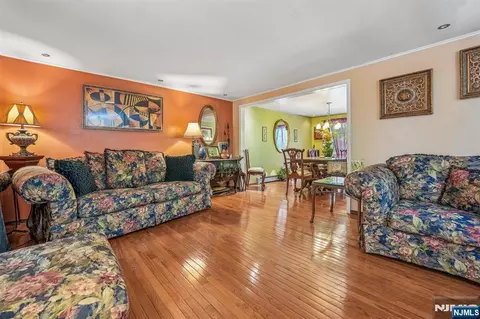 121 Wood St, Englewood, NJ 07631