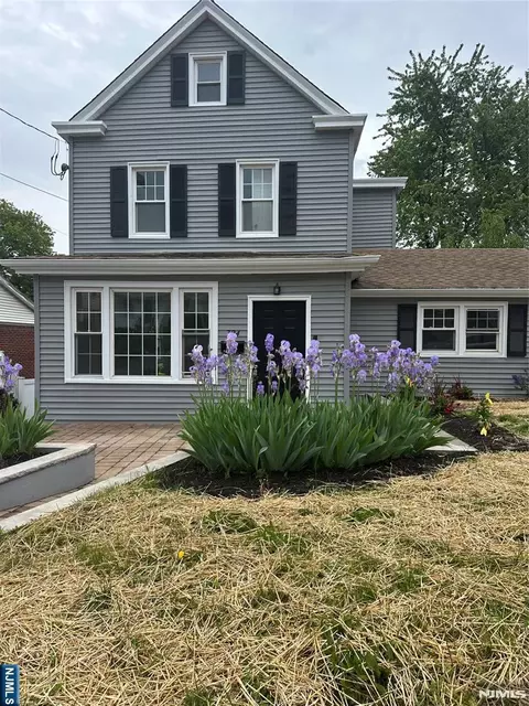 724 3rd St, Lyndhurst, NJ 07071