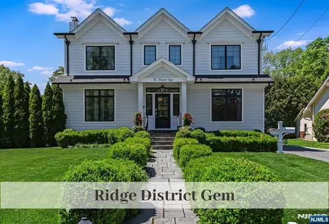 208 N Walnut St, Ridgewood, NJ 07450