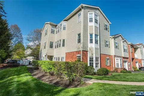 25 Allister Ct #601, Lincoln Park, NJ 07035