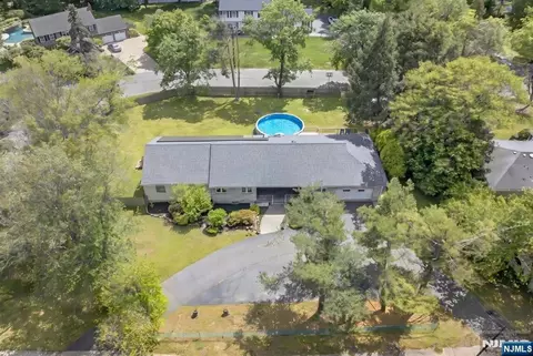 915 Glen Ave, Township Of Washington, NJ 07676
