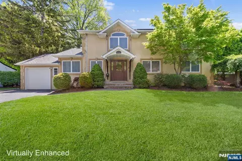 124 Crain Rd, Paramus, NJ 07652