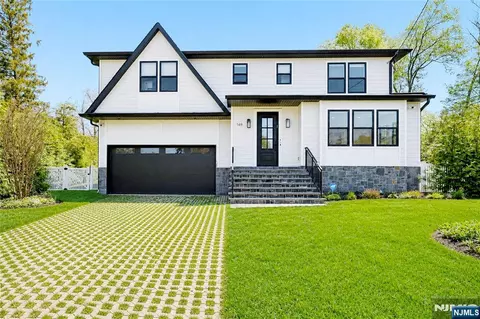 149 Palisade Ave, Cresskill, NJ 07626
