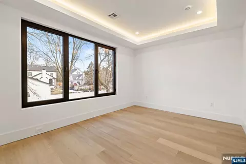 Bedroom - 210 Hillcrest Dr, Paramus, NJ 07652 photo 4 of 5