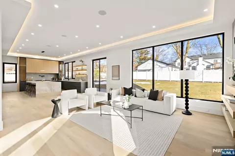 Other - 210 Hillcrest Dr, Paramus, NJ 07652 photo 1 of 7