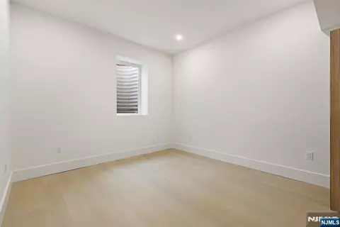 Bedroom - 210 Hillcrest Dr, Paramus, NJ 07652 photo 5 of 5