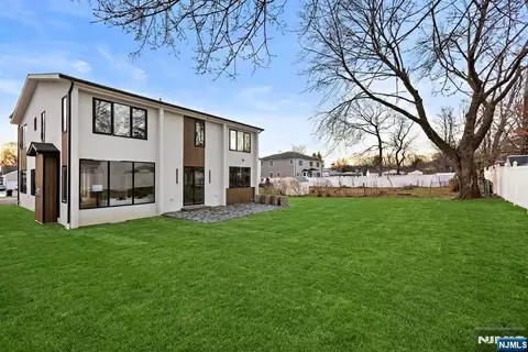 Exterior - 210 Hillcrest Dr, Paramus, NJ 07652 photo 2 of 2