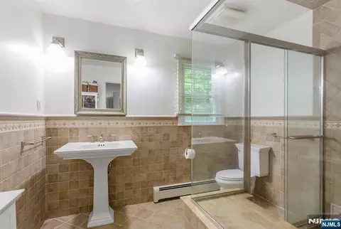 Bath - 596 Terhune Dr, Wayne, NJ 07470 photo 1 of 6
