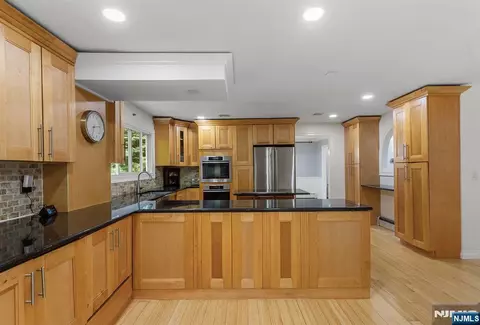 Kitchen - 596 Terhune Dr, Wayne, NJ 07470 photo 4 of 8