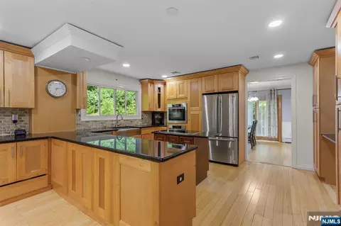 Kitchen - 596 Terhune Dr, Wayne, NJ 07470 photo 2 of 8