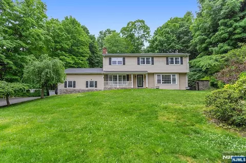596 Terhune Dr, Wayne, NJ 07470