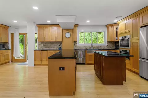 Kitchen - 596 Terhune Dr, Wayne, NJ 07470 photo 8 of 8