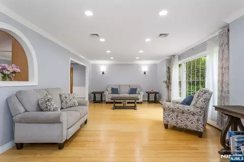Living - 596 Terhune Dr, Wayne, NJ 07470 photo 1 of 4