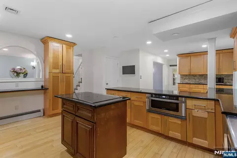 Kitchen - 596 Terhune Dr, Wayne, NJ 07470 photo 5 of 8