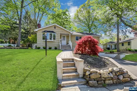 154 Spring Valley Rd, Park Ridge, NJ 07656