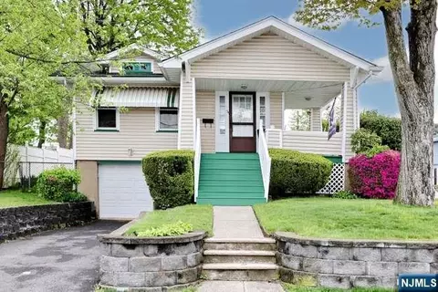 35 Demarest Ave, Bergenfield, NJ 07621