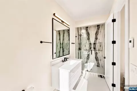 Bath - 3 Mountain View Ct, Demarest, NJ 07627 photo 6 of 7