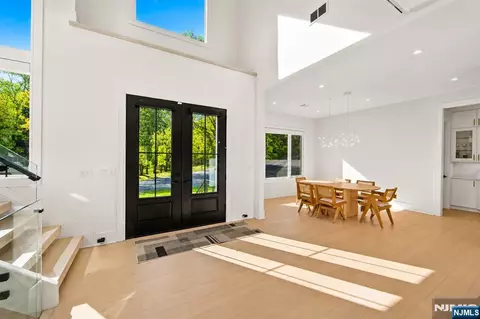 Entry Way - 3 Mountain View Ct, Demarest, NJ 07627 photo 5 of 12