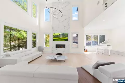 Living - 3 Mountain View Ct, Demarest, NJ 07627 photo 1 of 2
