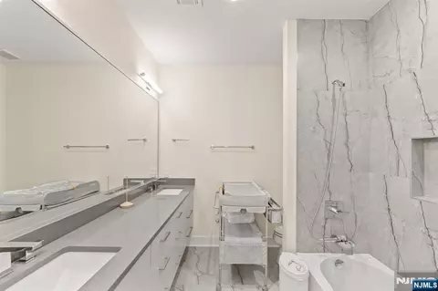 Bath - 3 Mountain View Ct, Demarest, NJ 07627 photo 5 of 7