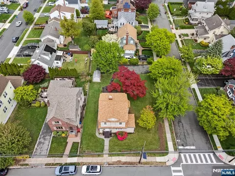 152 High St, Nutley, NJ 07110