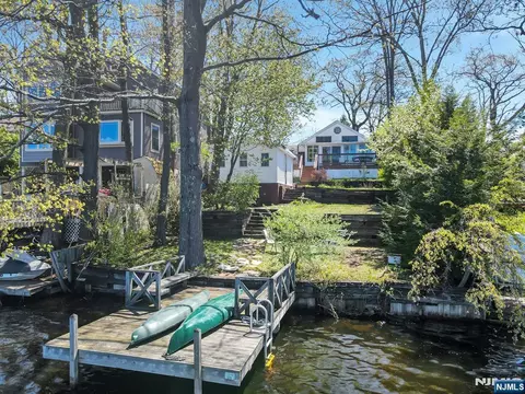 75 Witte Rd, West Milford, NJ 07480