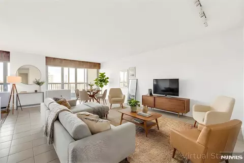 5 Horizon # 907, Fort Lee, NJ 07024