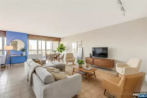 5 Horizon # 907, Fort Lee, NJ 07024