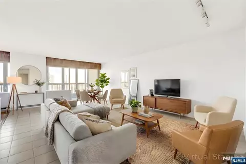 5 Horizon # 907, Fort Lee, NJ 07024