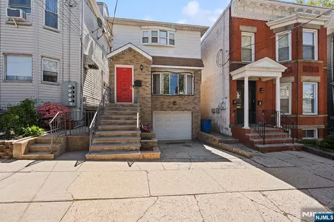 710 N 5th St, Harrison, NJ 07029